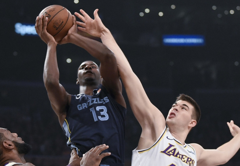  拉文30分难救主，公牛不敌尼克斯遭四连败  