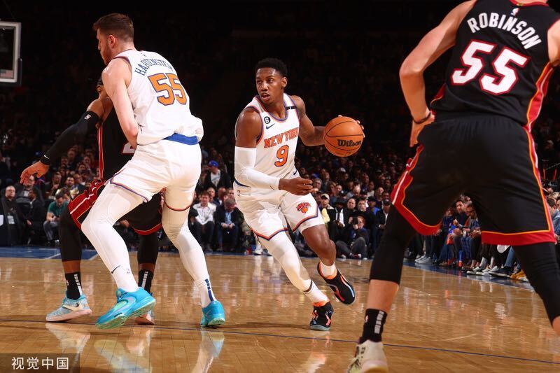  阿德巴约30+15，热火加时擒尼克斯  