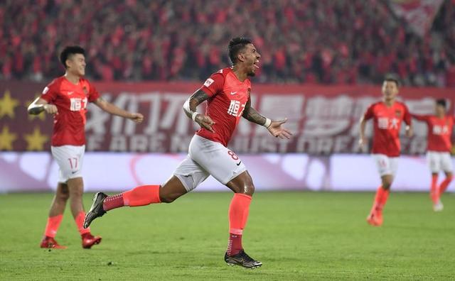  马赛核心中场梅开二度助球队逆转登顶积分榜